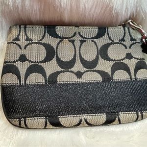 Wristlet